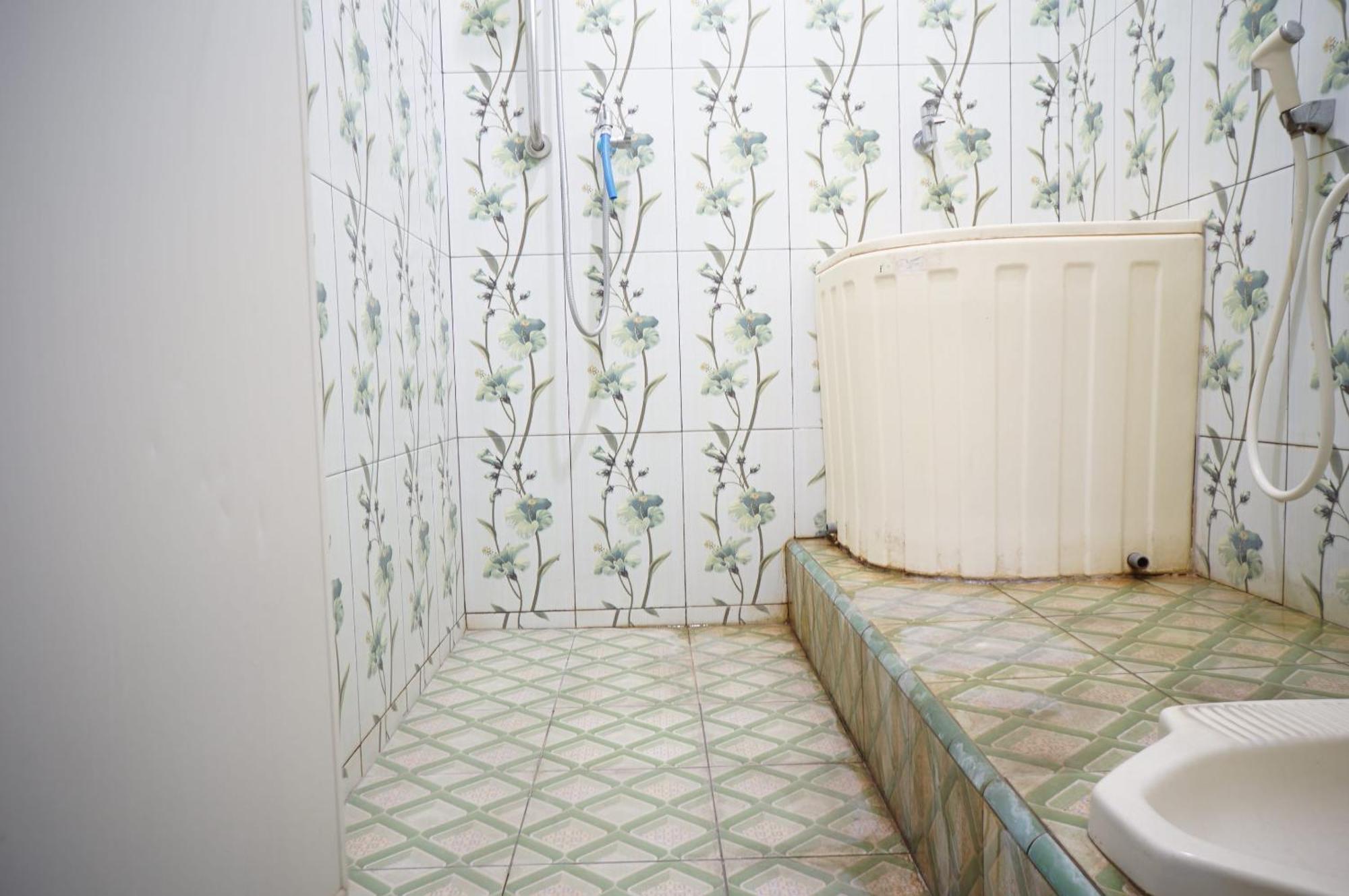 Spot On 93423 Kost Berkah Near Kebun Teh Wonosari Hotel Lawang Buitenkant foto