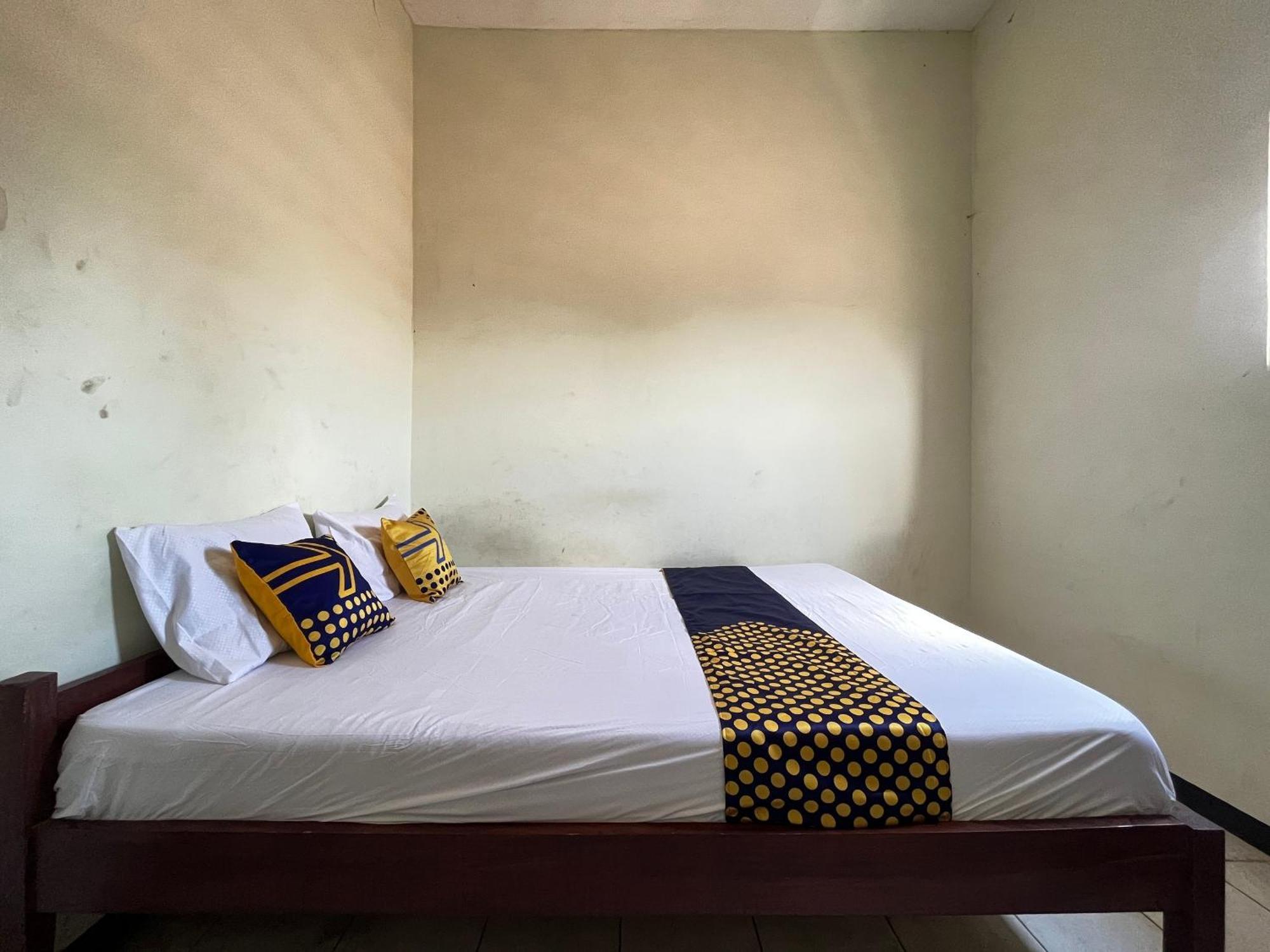 Spot On 93423 Kost Berkah Near Kebun Teh Wonosari Hotel Lawang Buitenkant foto