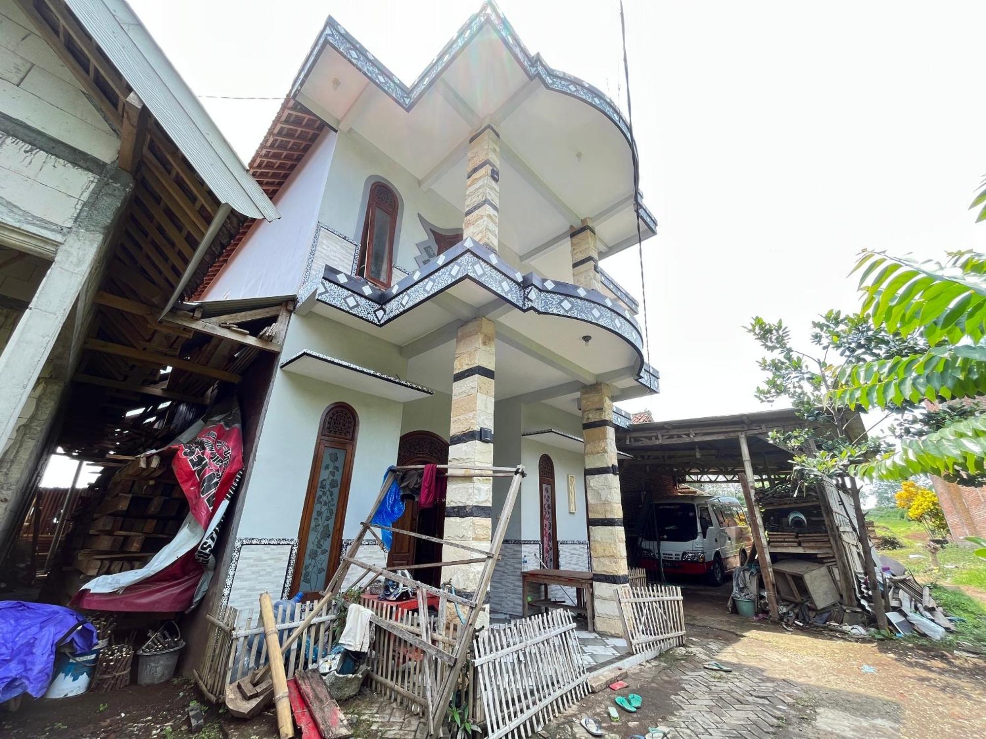 Spot On 93423 Kost Berkah Near Kebun Teh Wonosari Hotel Lawang Buitenkant foto