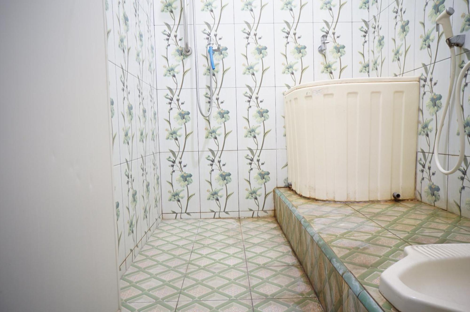 Spot On 93423 Kost Berkah Near Kebun Teh Wonosari Hotel Lawang Buitenkant foto