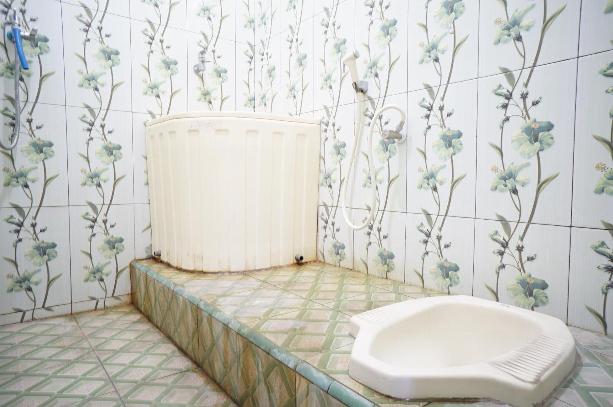 Spot On 93423 Kost Berkah Near Kebun Teh Wonosari Hotel Lawang Buitenkant foto
